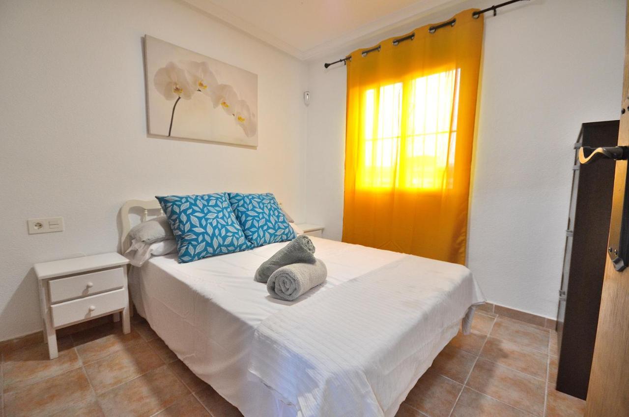 Agradable Adosado Con Piscina, Duchas Hidromasaje Vila Torrevieja Exterior foto