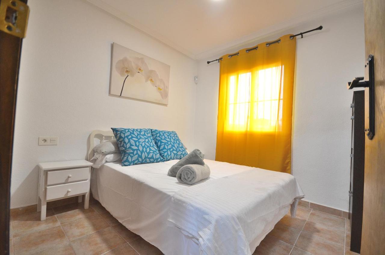 Agradable Adosado Con Piscina, Duchas Hidromasaje Vila Torrevieja Exterior foto