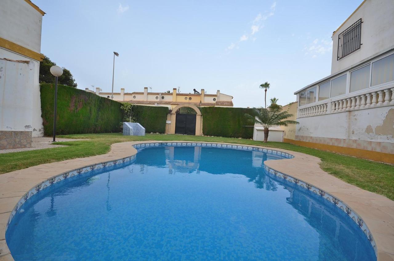 Agradable Adosado Con Piscina, Duchas Hidromasaje Vila Torrevieja Exterior foto